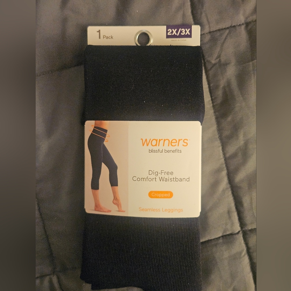 Warners Women's Cropped Seamless Leggings - Black